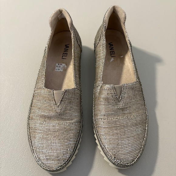 Van Eli Slip On Loafer Shoes Silver Gold Woven Comfort Casual Size 8 Narrow - Picture 1 of 10